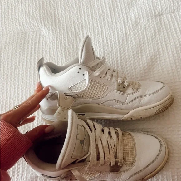 Jordan 4 white/ cream trainers #sneakers #jordan
7 Y/ women’s 8.5 - Picture 2 of 3